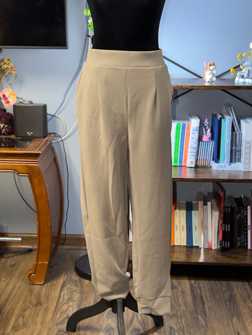 Avia High-Rise Jogger Pants in Taupe